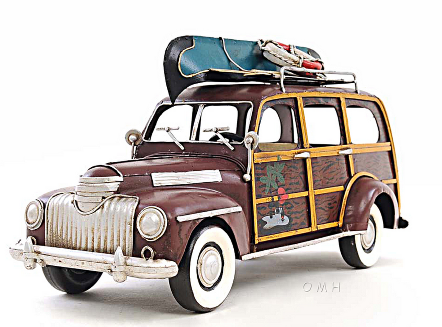 1947 Chevrolet Suburban Wagon with Canoe Model - 1:14 Scale