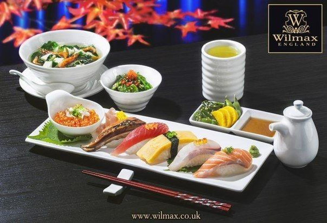 Wilmax Fine Porcelain Spoon, 4 in / 10.5 cm