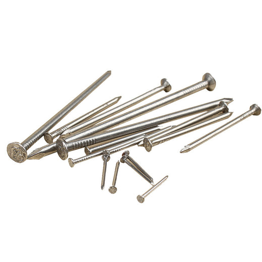 Fine iron nails for wood, long and made of solid wood board
