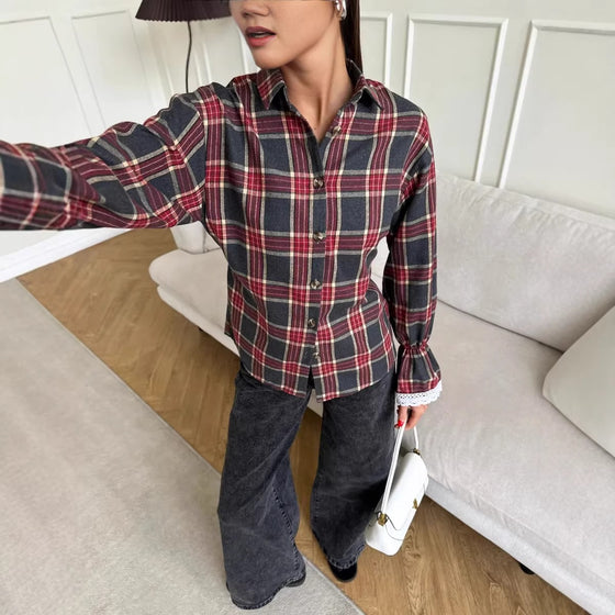 Women's long-sleeve pocket blouse