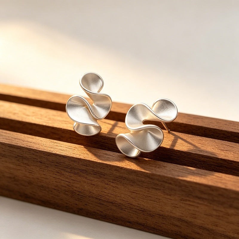 925 Plated Cream Flower Ruffled Edge Geometric Stud Earrings