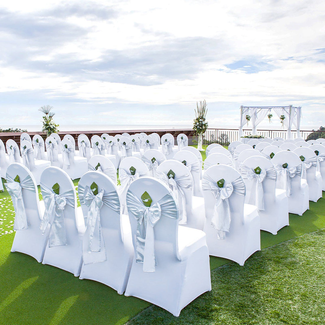 100-pack white stretch spandex chair covers for folding chairs at wedding banquet
