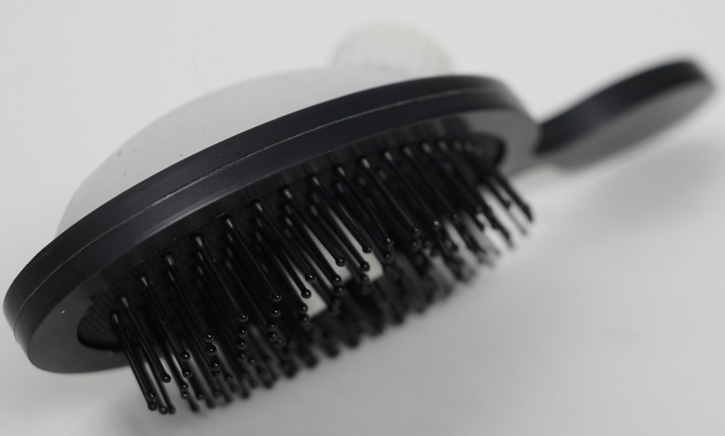 The Benjamin Detangling Pet Bath Brush