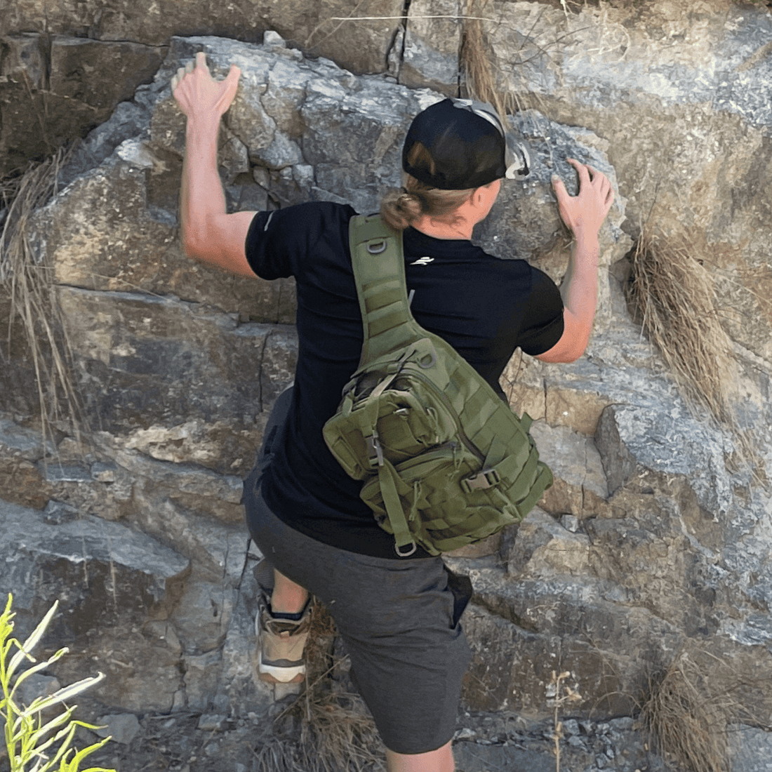 15L unisex MOLLE sling bag adjustable strap detail