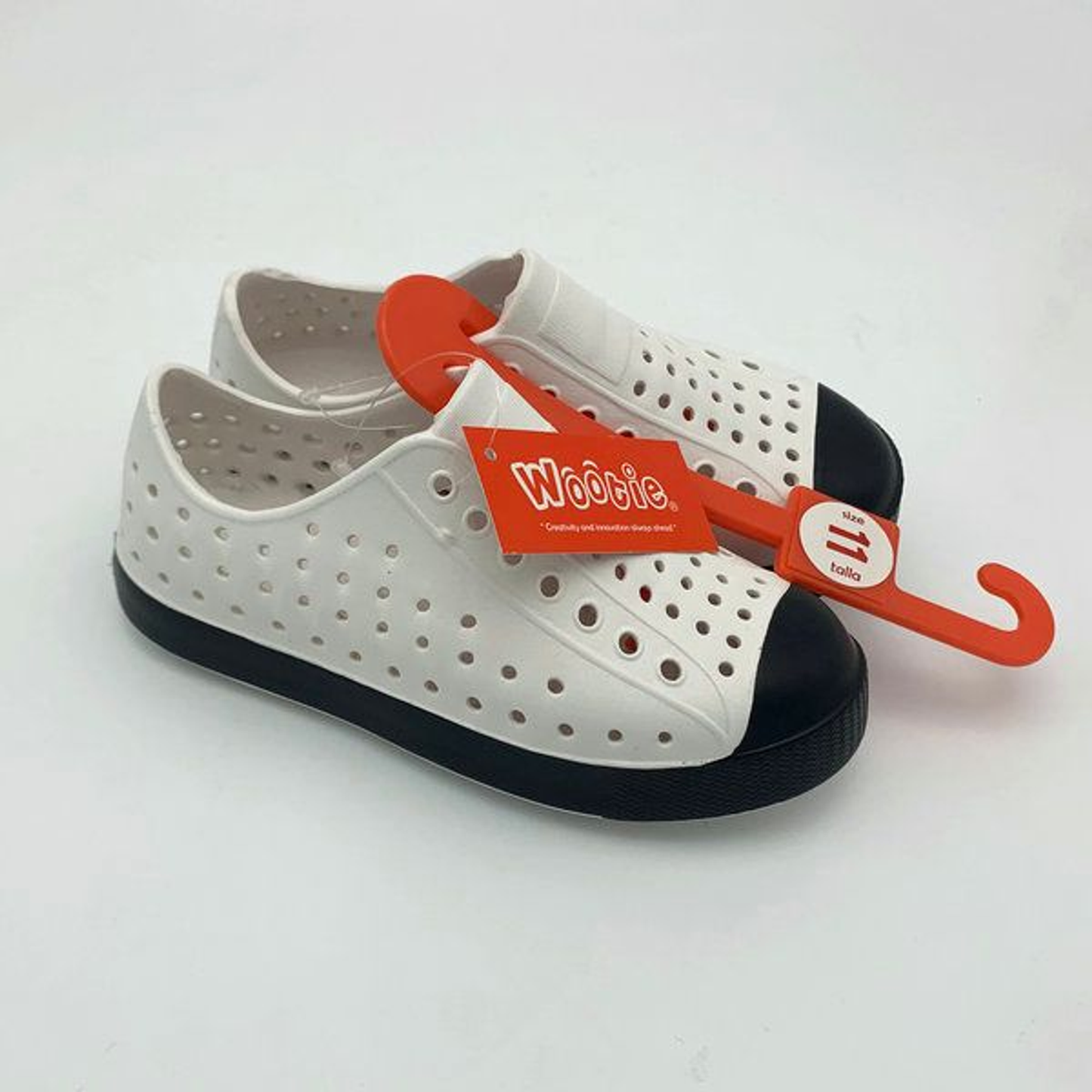 WOOTIE Plain Water Shoes