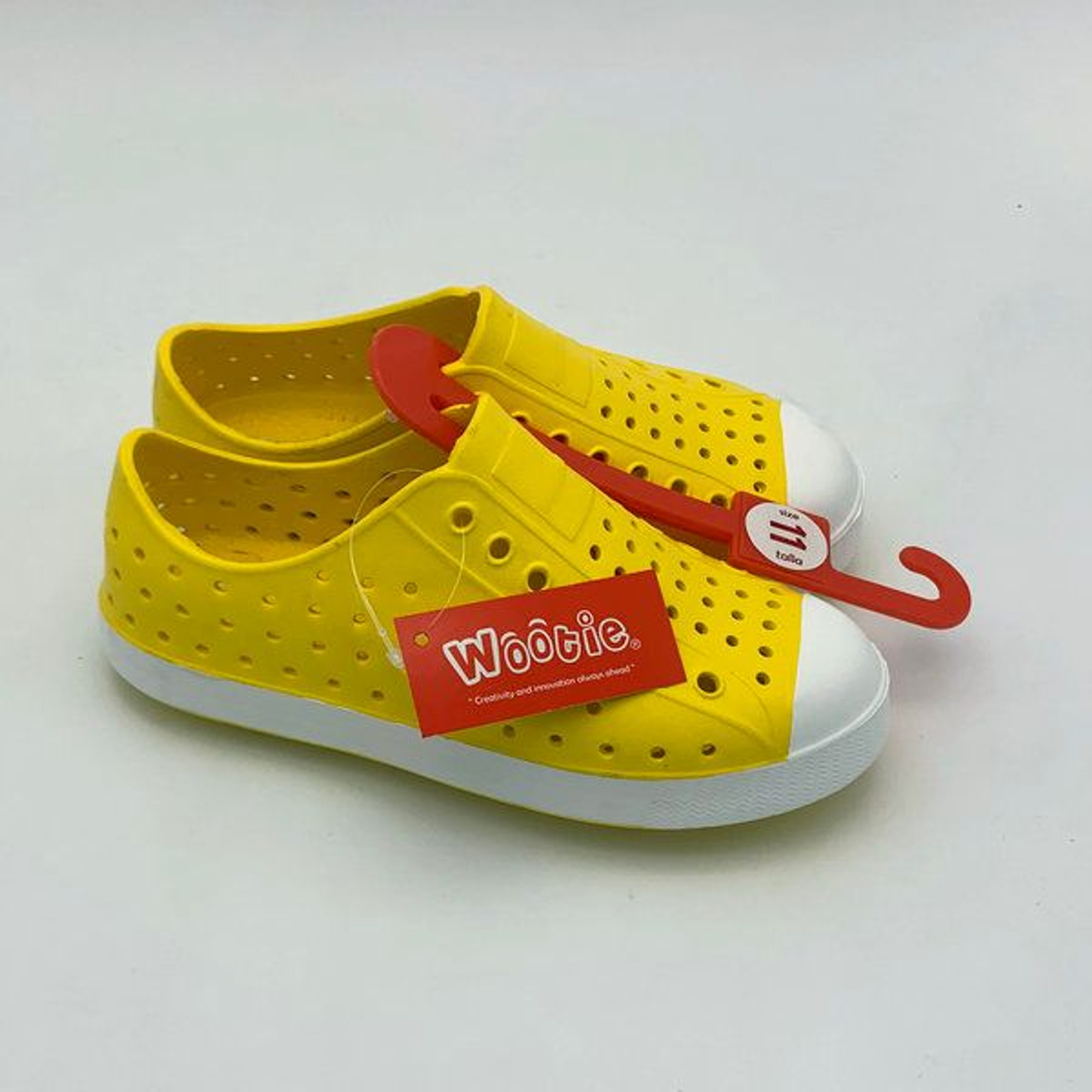 WOOTIE Plain Water Shoes