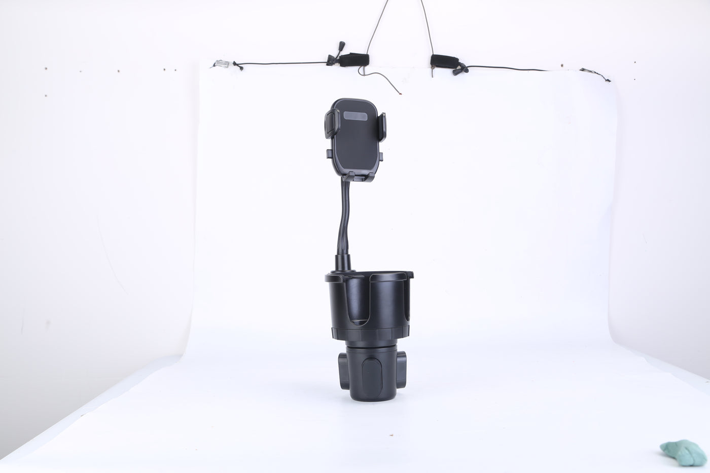 Cup holder phone mount lifestyle, driver hands-free