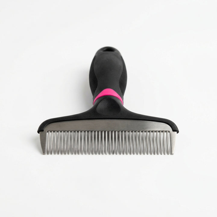 Deshedding tool stainless steel blade close-up
