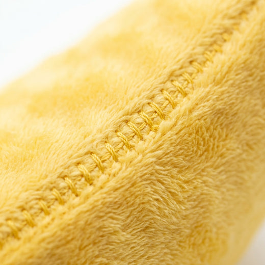 Close-up of the peel-like exterior stitching detail
