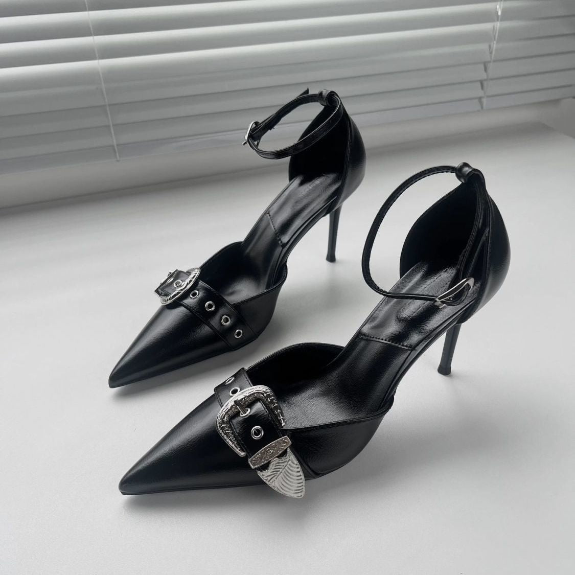 Hollow-Out Women's Sandals