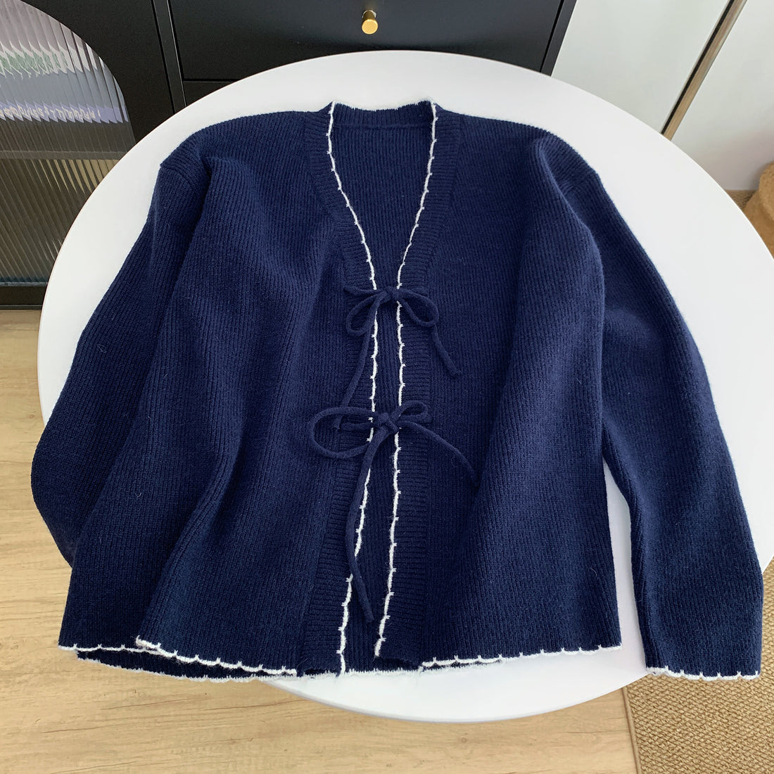Color-block knit V-neck cardigan with front bow tie, photo 7