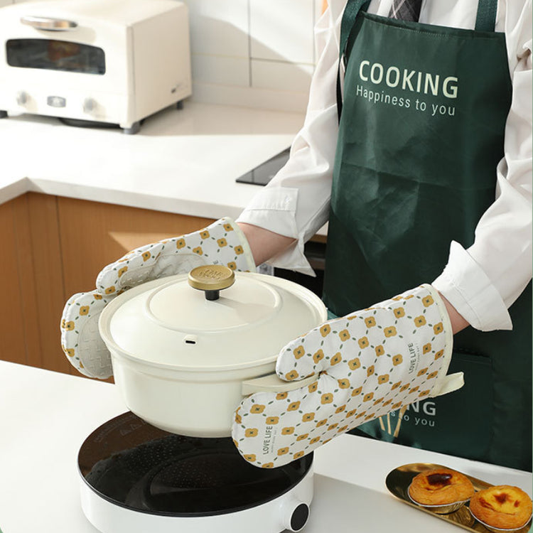 Cotton oven mitt with non-slip textured grip palm