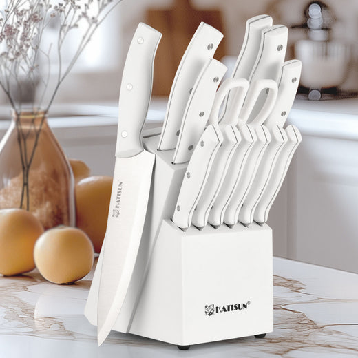 Six matching steak knives included in the knife set