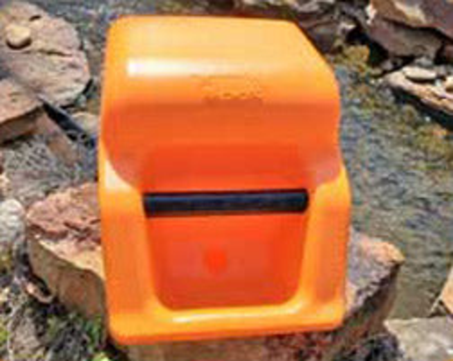 Drinking Spot Gravity-Fed Outdoor Pet Waterer