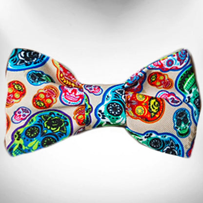 Dog bow tie, style B, small, close-up