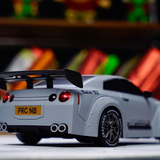 1:24 Scale Remote Control Drift Car
