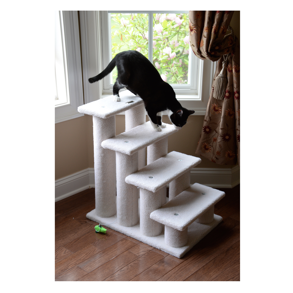 Armarkat Real Wood 4-Step Carpeted Cat Stairs with Scratchers