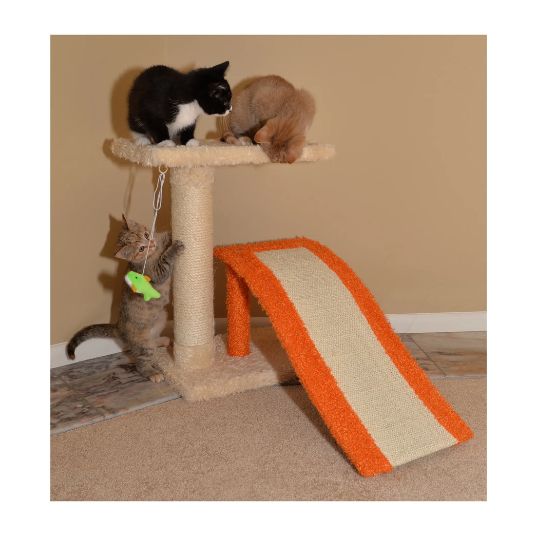 Armarkat Two Level Platform Scratcher W Sisal Carpet Ramp