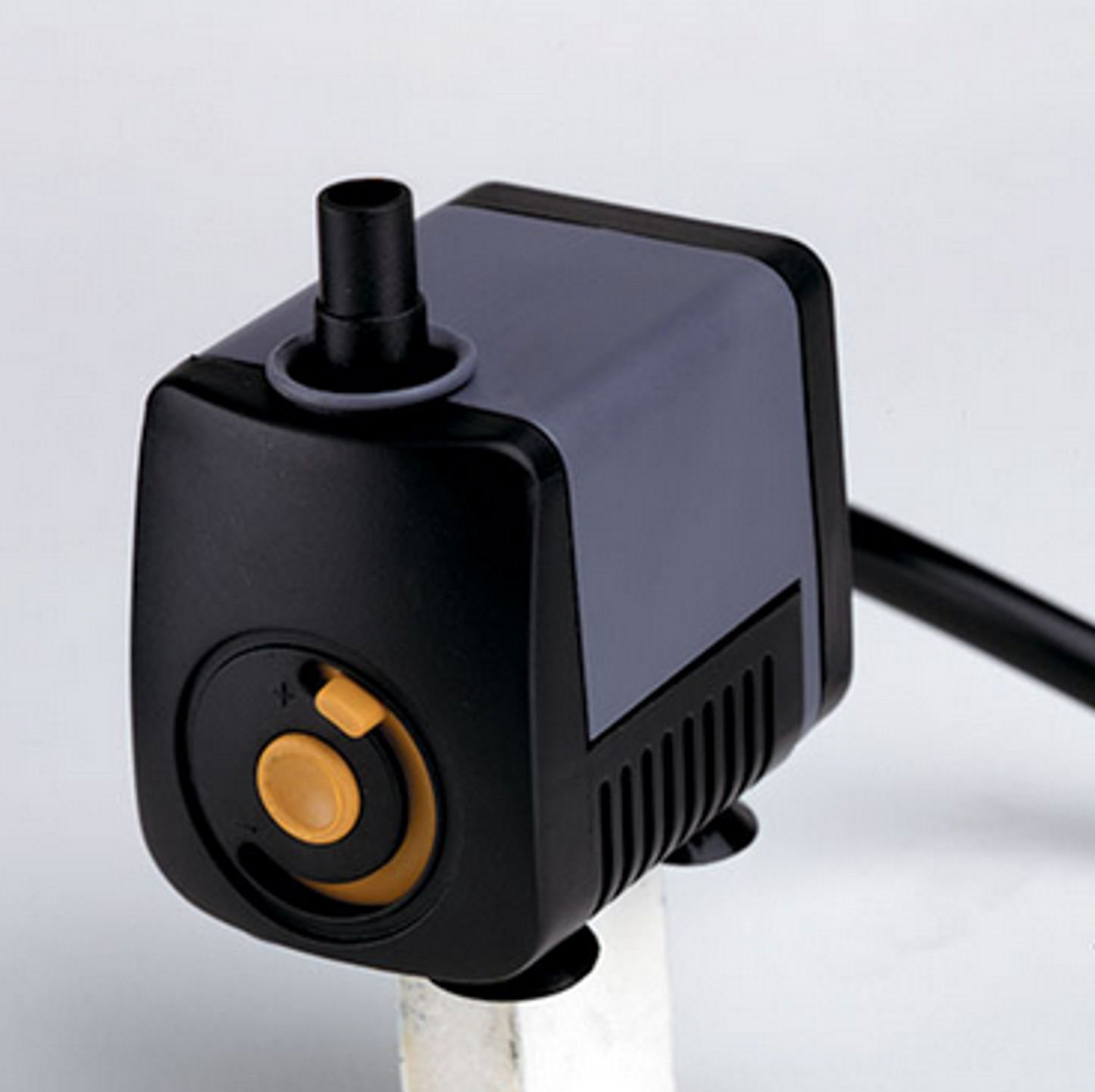 Pondmaster Fountain-Mag Pump, 6 ft Cord (35-140 GPH)