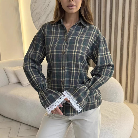 Women's long-sleeve pocket blouse