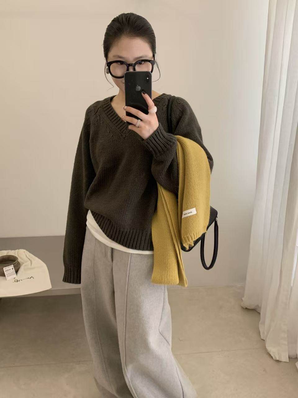 Women's Vintage Twist V-Neck Knit Sweater
