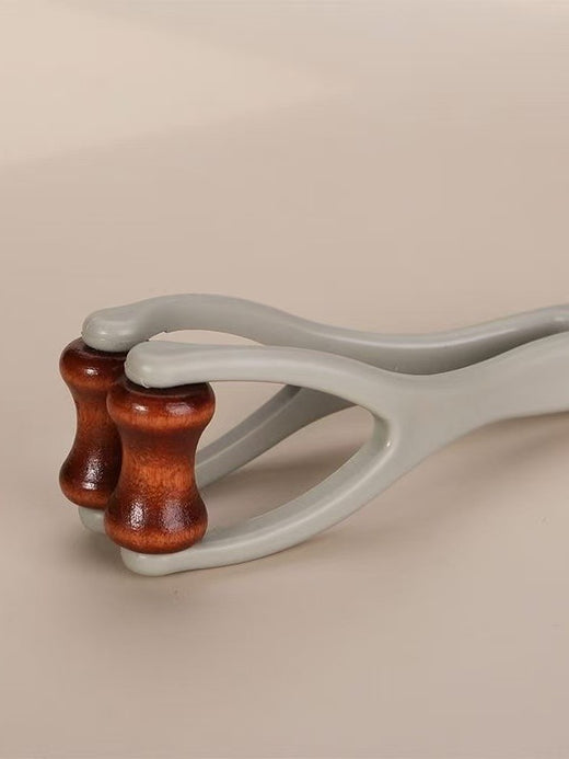 Solid wood finger massager product image 2
