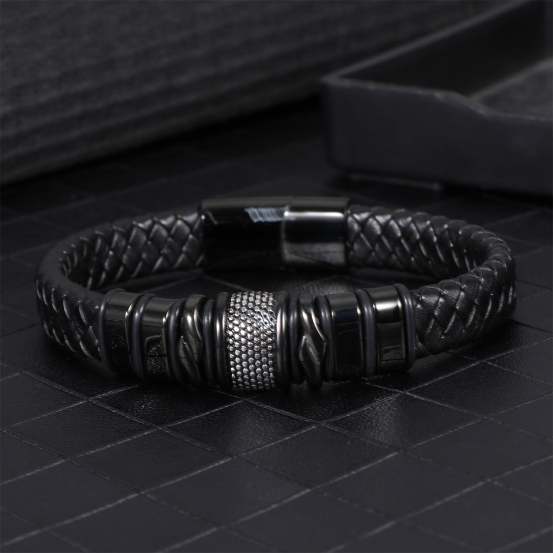 Men's business leather bracelet simple stainless steel magnetic bracelet fashion versatile trend woven leather bracelet