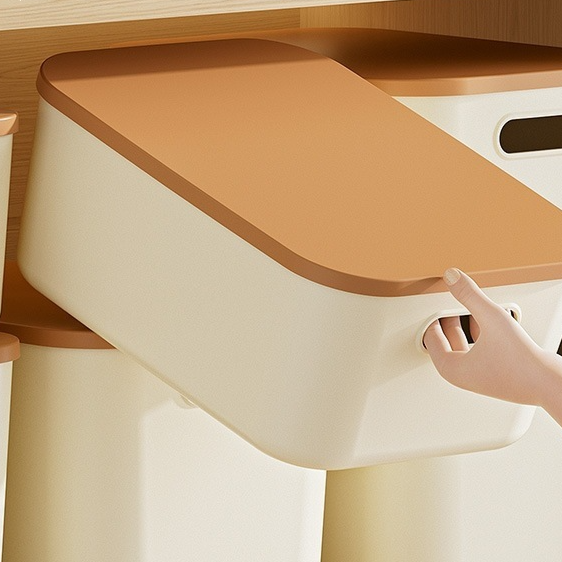 Desktop storage box