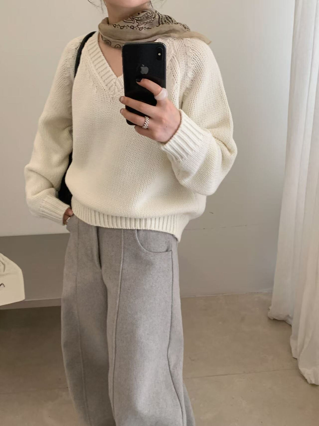 Women's Vintage Twist V-Neck Knit Sweater