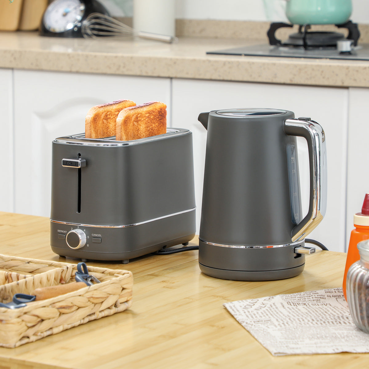 Kettle and toaster set on kitchen counter