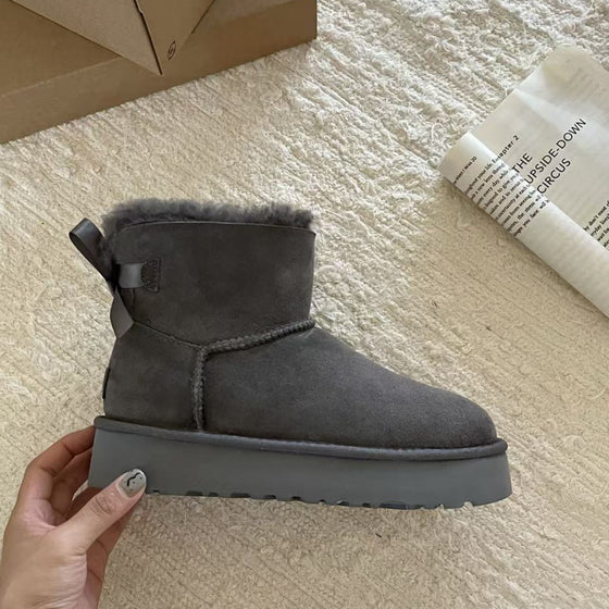 Classic sheepskin snow boots with bow, photo 4
