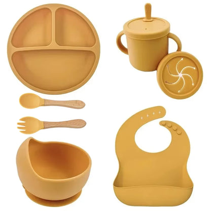 Silicone baby feeding set with suction base