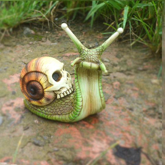 Halloween Skull Snail Resin Sculpture Garden Home Decor