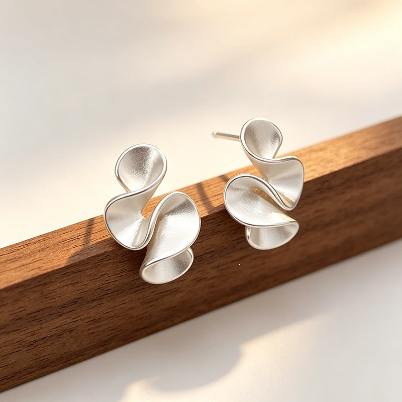 925 Plated Cream Flower Ruffled Edge Geometric Stud Earrings