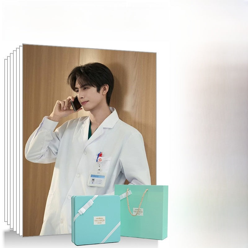 Song Weilong Lin Yisen Character Photo Cards and Collectibles