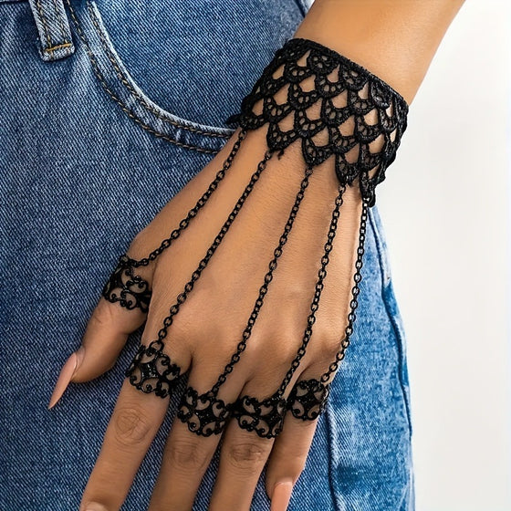 Gothic Ghost Finger Bracelet Punk Cone-Shaped Nail Chain Ring Black