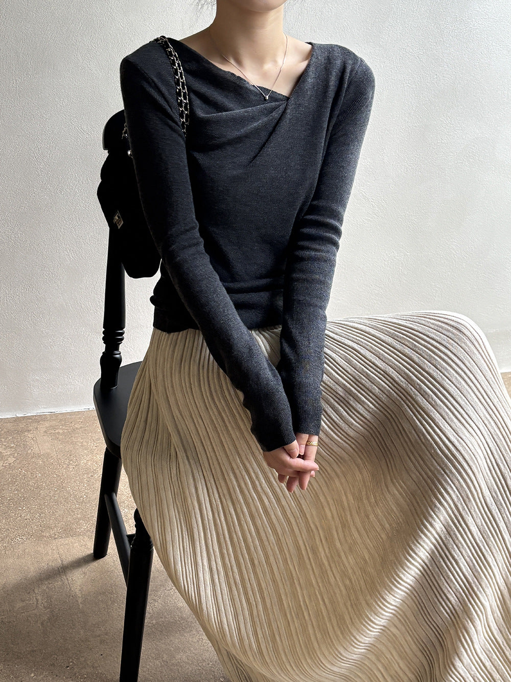 Women's Autumn Slanted Collar Slim Fit Long Sleeve Knit Top