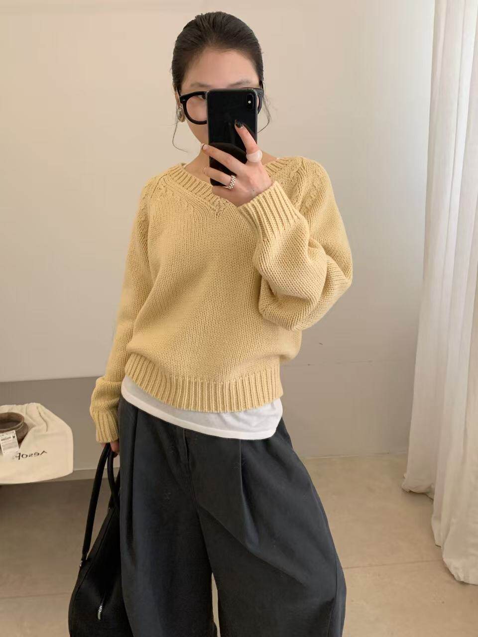 Women's Vintage Twist V-Neck Knit Sweater