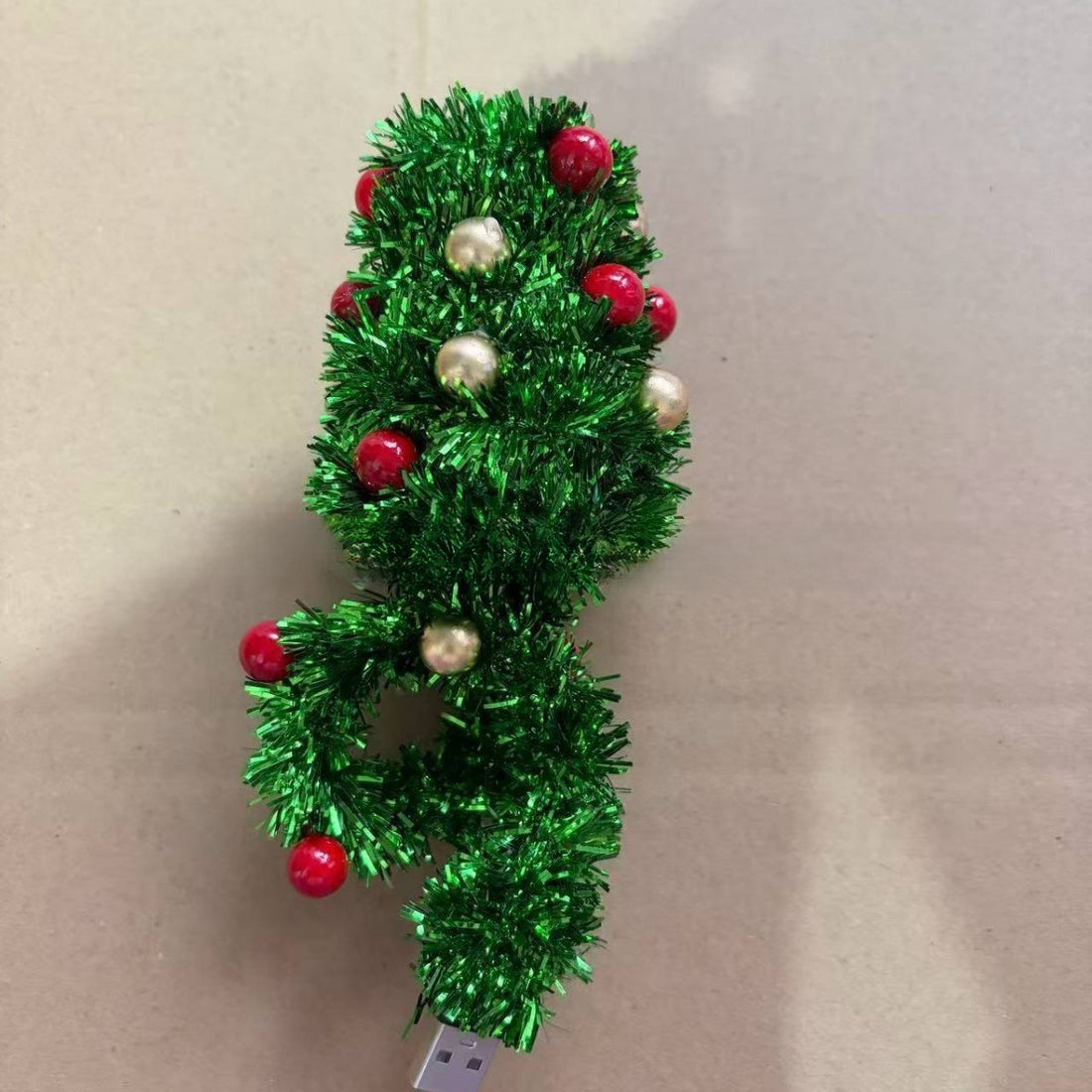 Christmas Tree Pattern USB Projection Light with 6 Interchangeable Lenses for Holiday Home Decor