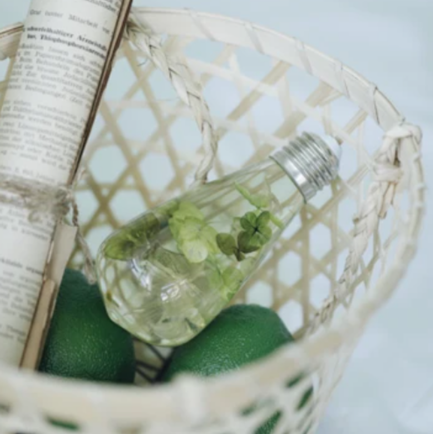 EP Light White Hydrangea Resin LED Ambient Lamp