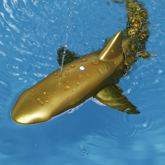 Electric Remote Control Water Jet Shark Toy product image 3