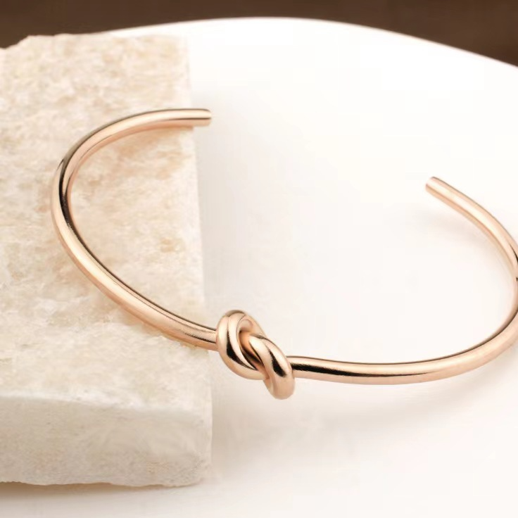 Minimalist Knot Women's Stainless Steel Bracelet 18K Gold Plated Heart Twist Jewelry