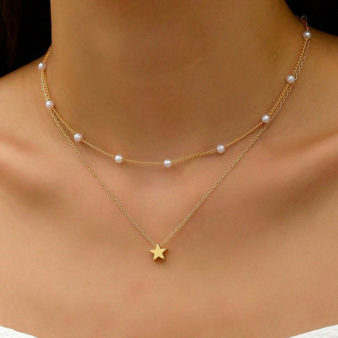 Layered clavicle necklaces