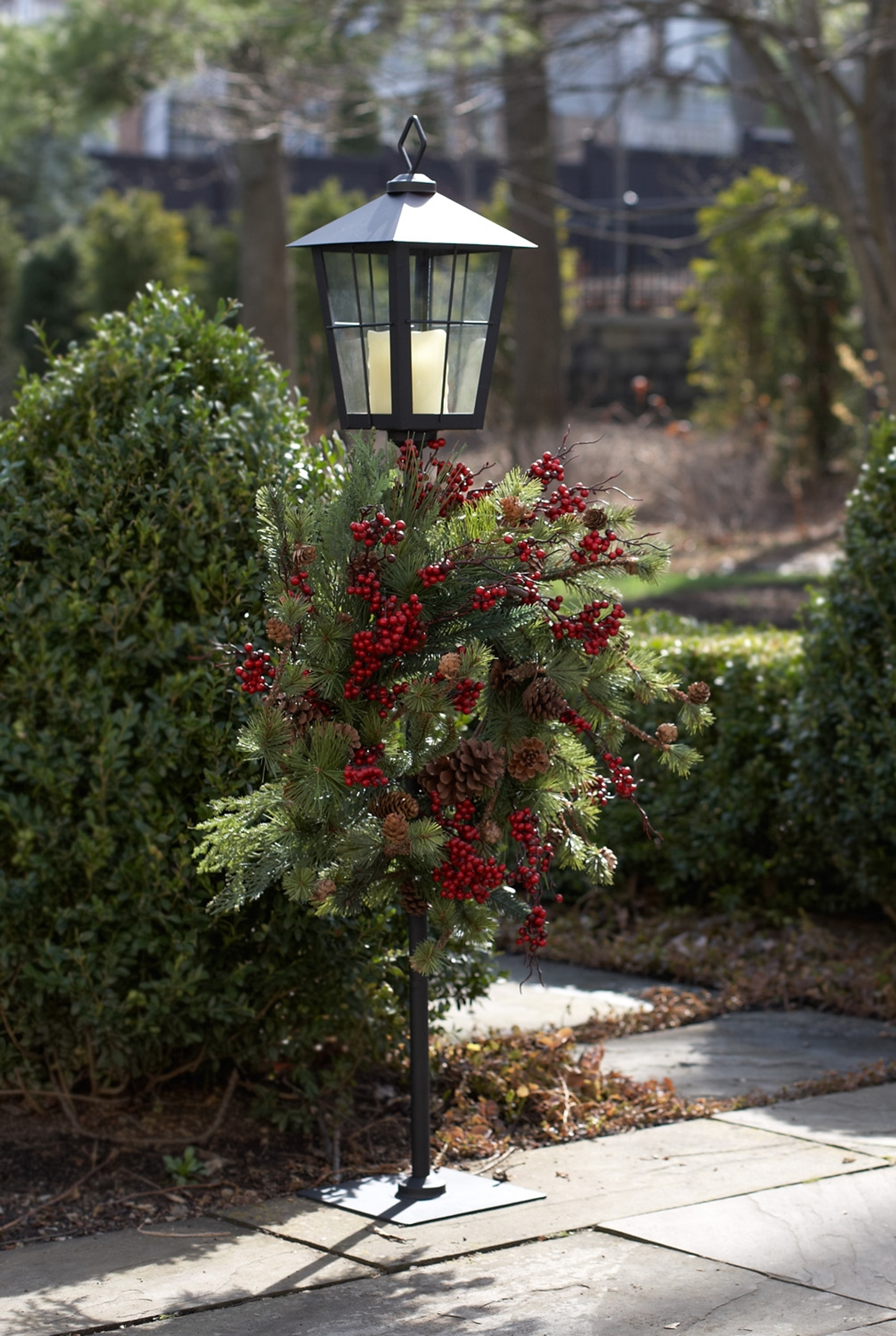 Lantern Wreath Holder, 43.5 in (Metal & Glass)