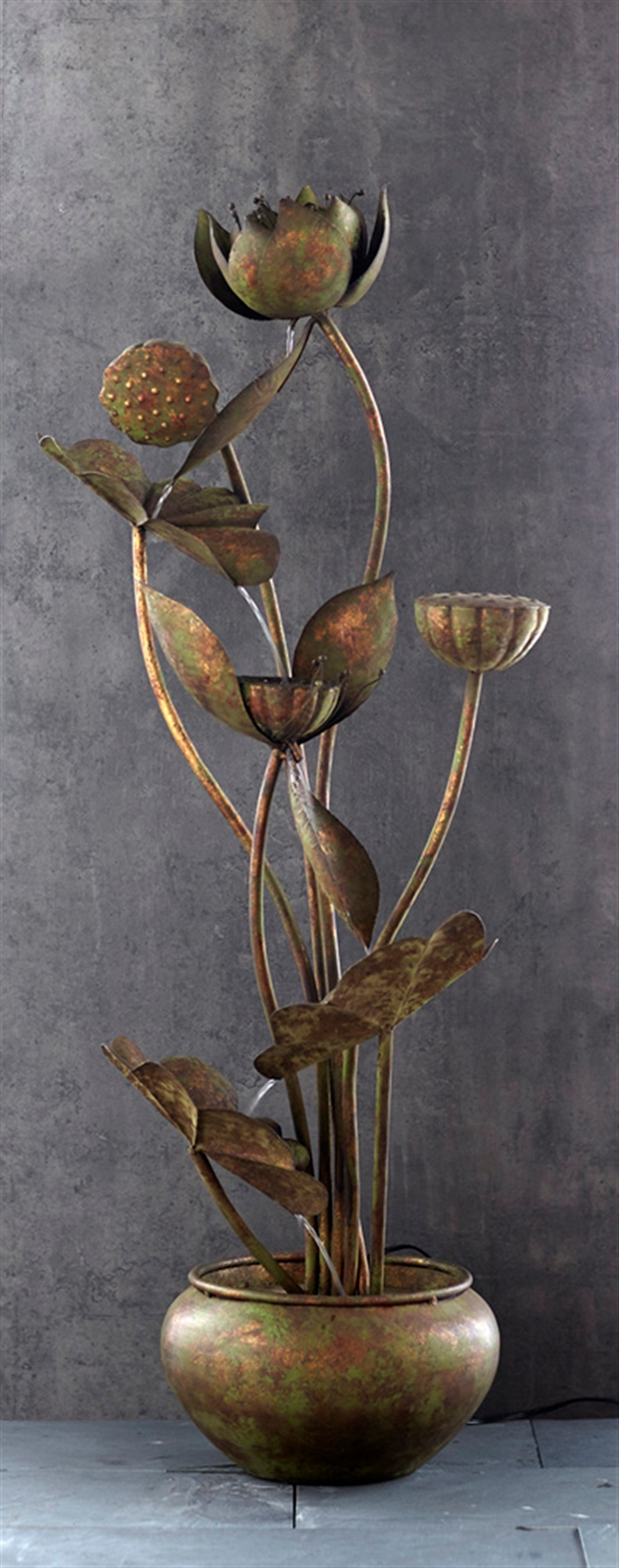 Leaf Fountain with UL Pump, 48"H Metal