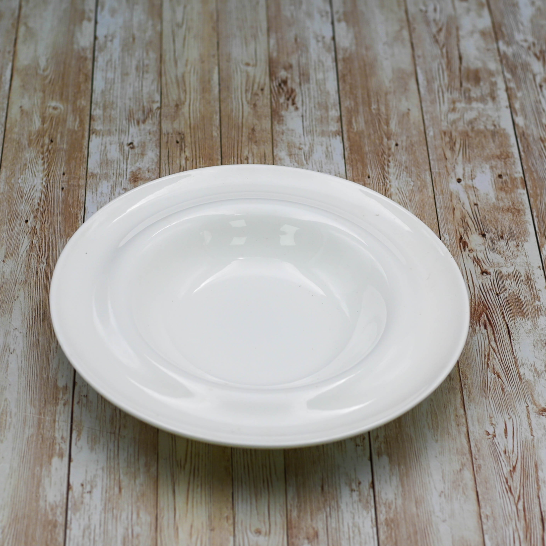 Wilmax Porcelain Deep Plate, 9 in / 300 ml