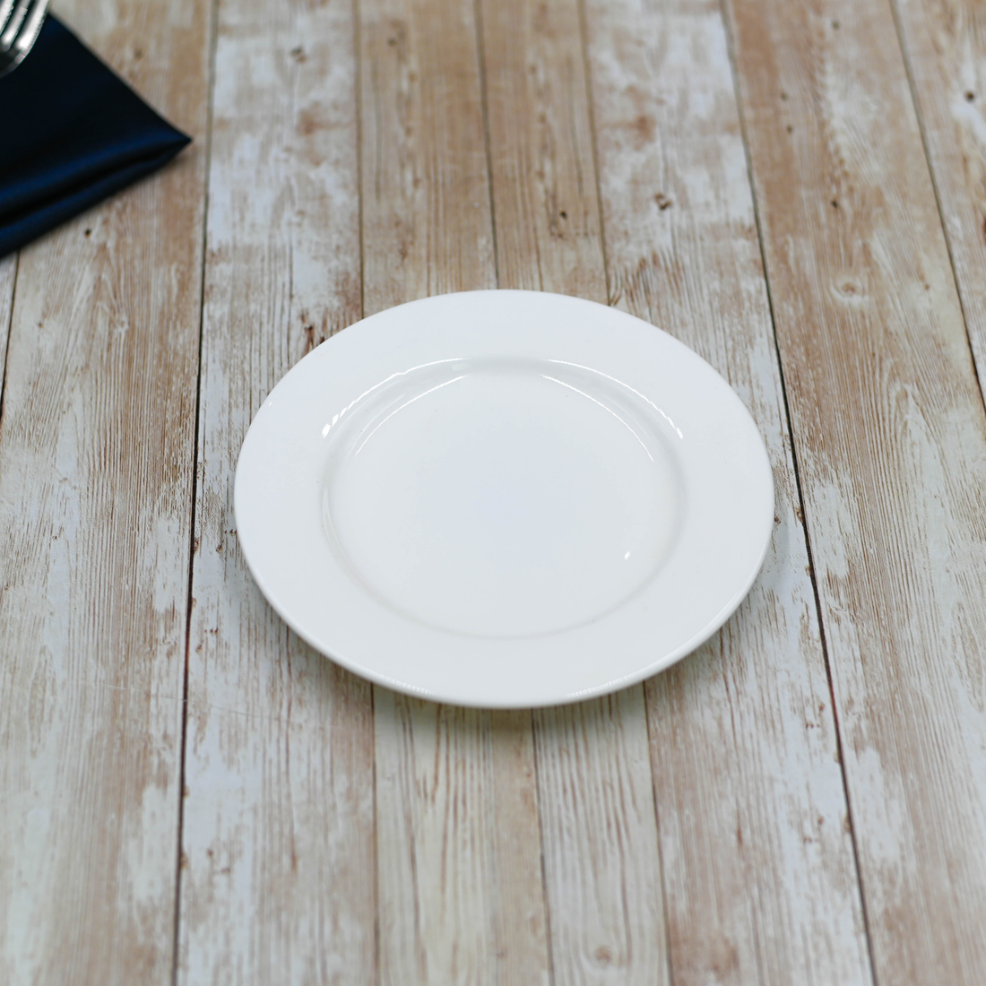 Wilmax White Porcelain Professional Bread Plate, 6 in (15 cm)