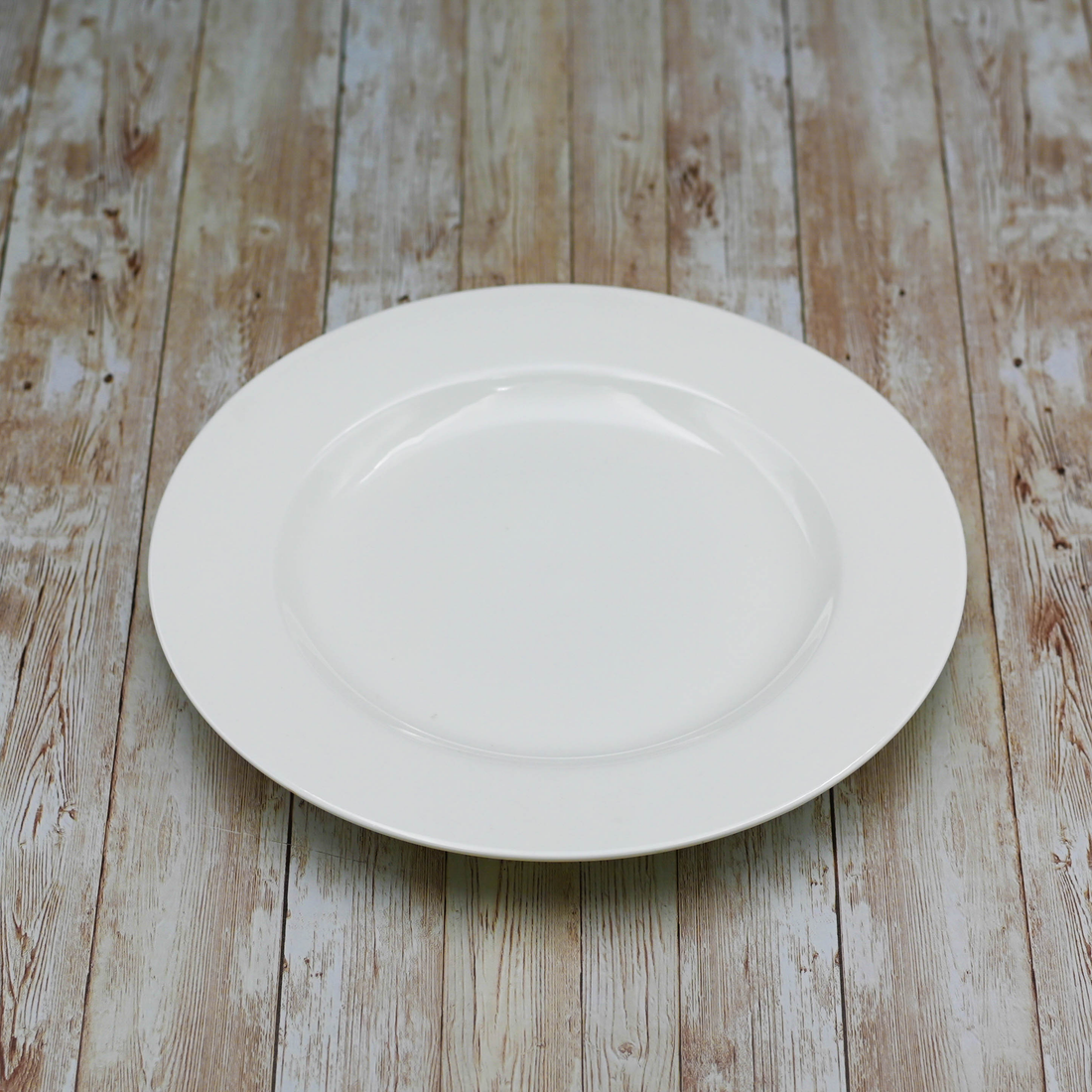 Wilmax Fine Porcelain Professional Round Platter, 12 in / 30.5 cm