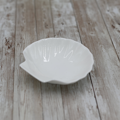 Wilmax White Porcelain Shell Dish, 5 in (13 cm)