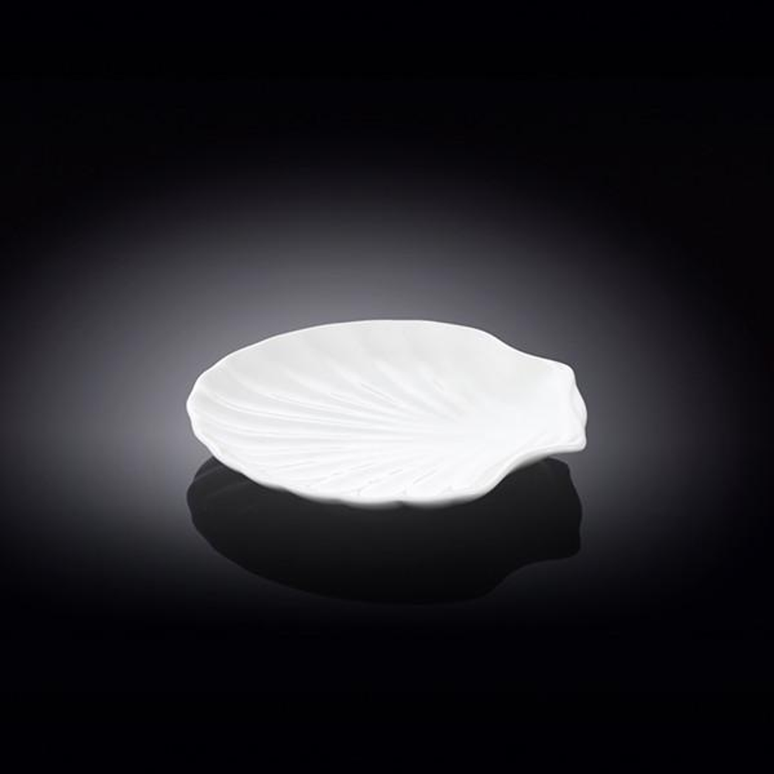 Wilmax White Porcelain Shell Dish, 5 in (13 cm)
